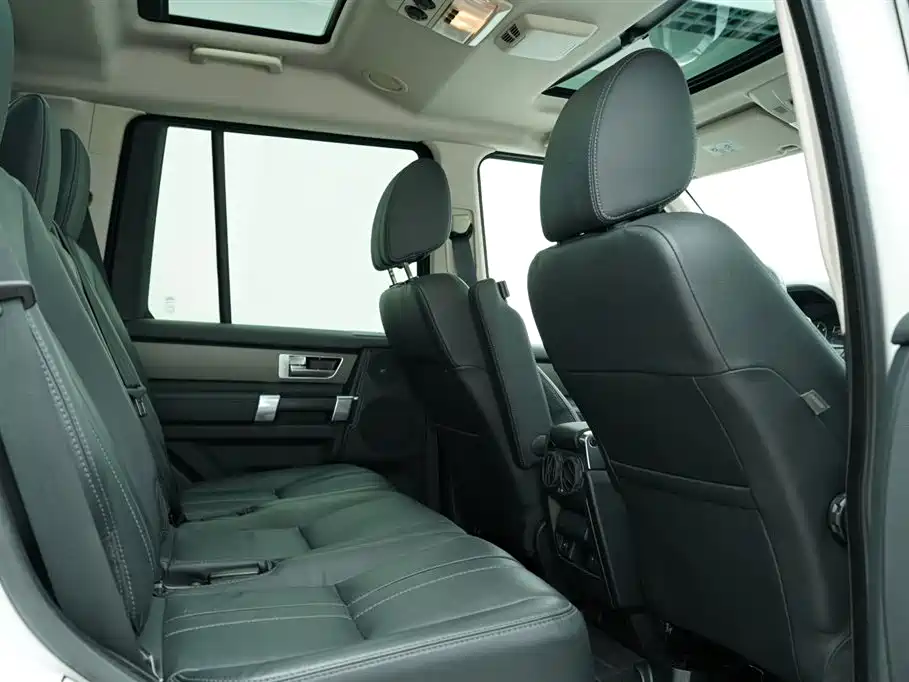 Land Rover Discovery 2016 3.0 SDV6 Black Edition HSE Diesel фото 22
