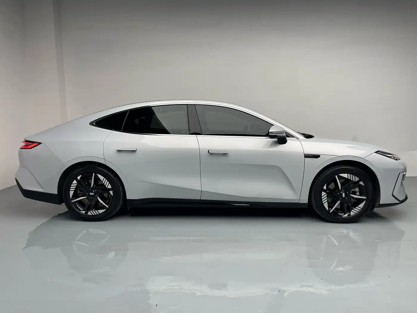 GEELY GALAXY GALAXY E8