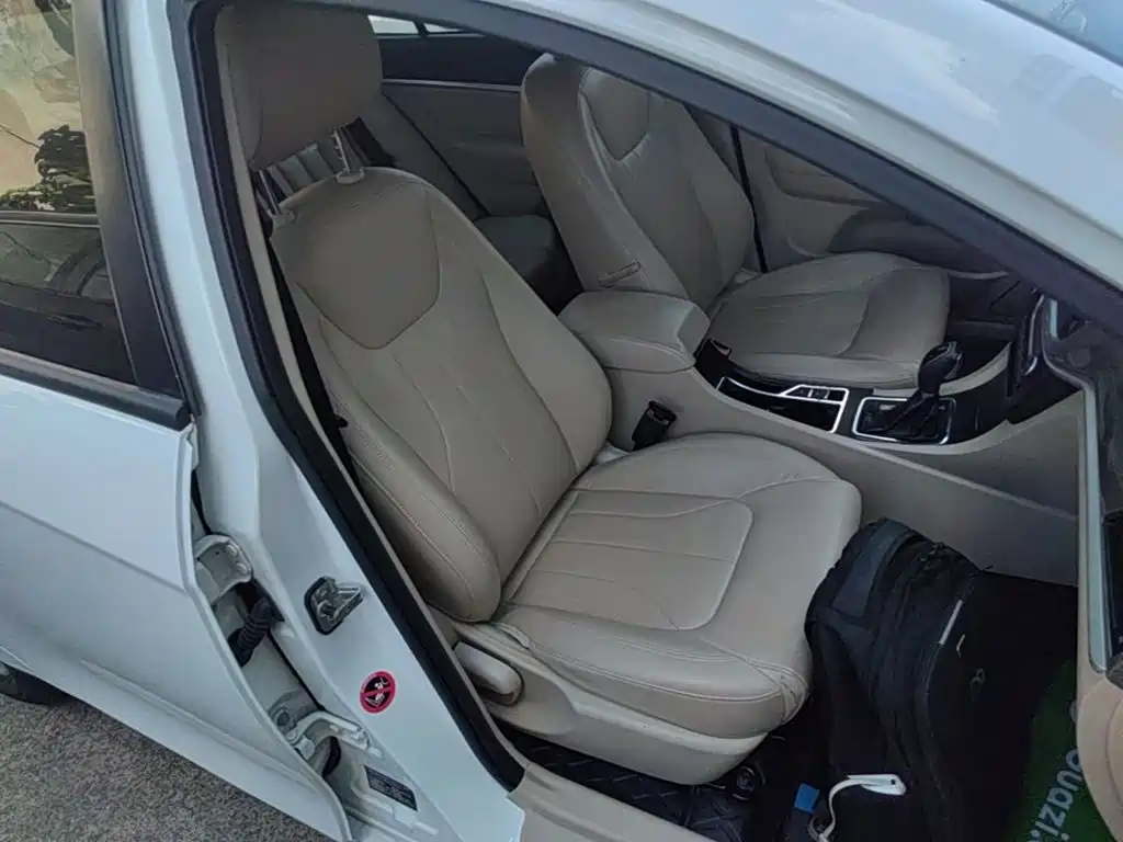 Фото 25 - Geely Emgrand