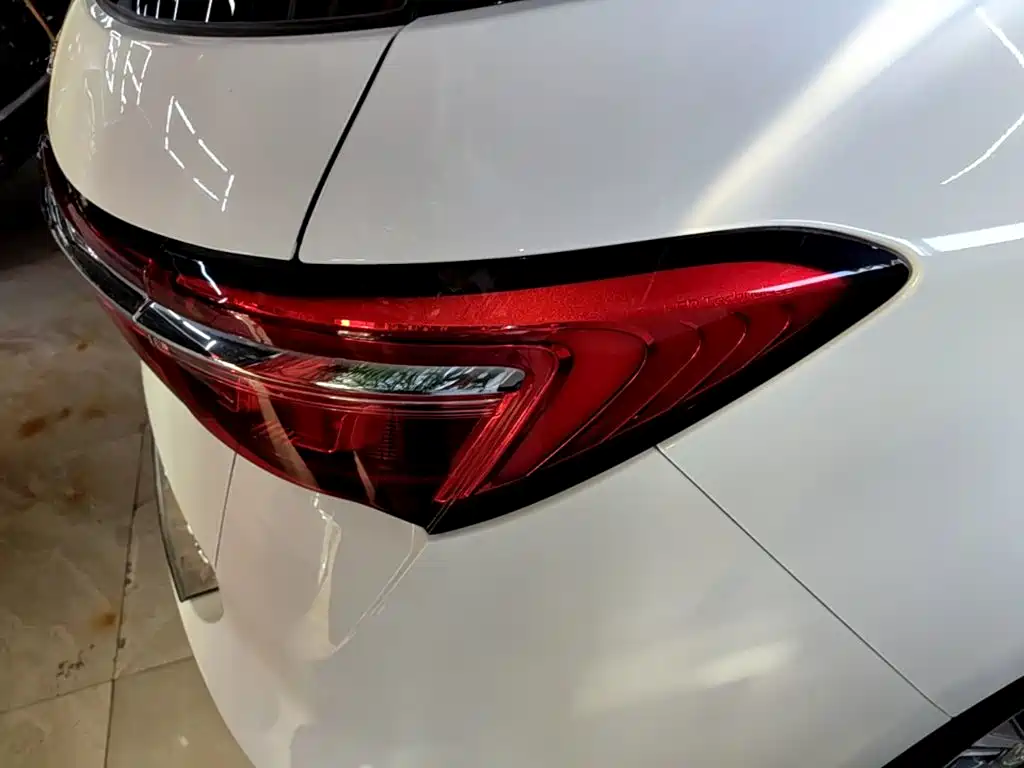 صورة 8 - BYD Song MAX