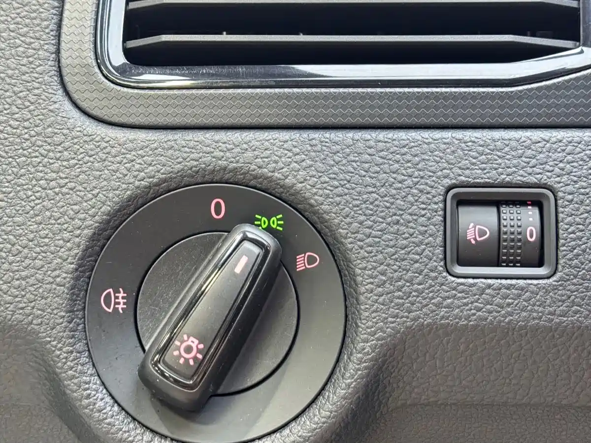 Volkswagen Santana 2021 1.5L Automatic Trend Edition фото 11