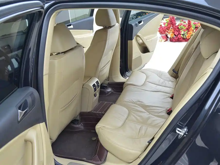 Volkswagen Magotan 2007 Model 1.8TSI Automatic Luxury Type фото 5