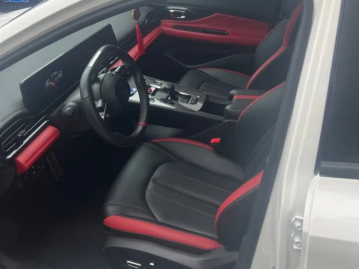 GAC Trumpchi Trumpchi Emkoo 2021 270T DCT J15 Edition фото 9
