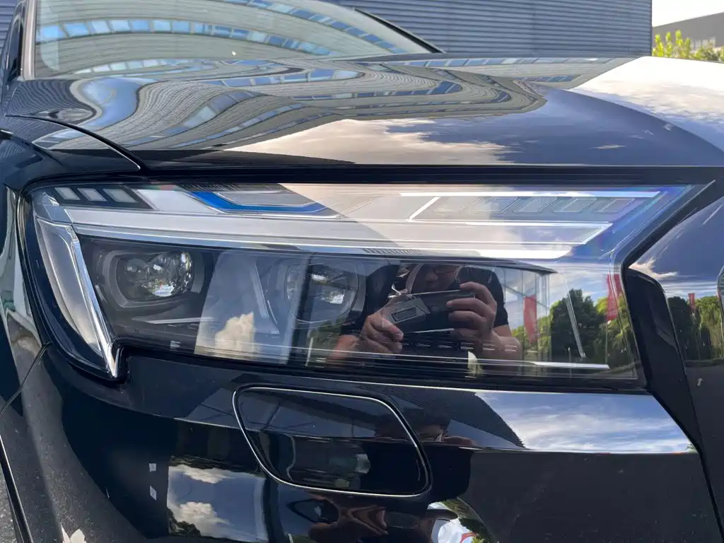 Audi SQ7 2025 2024 4.0 TFSI