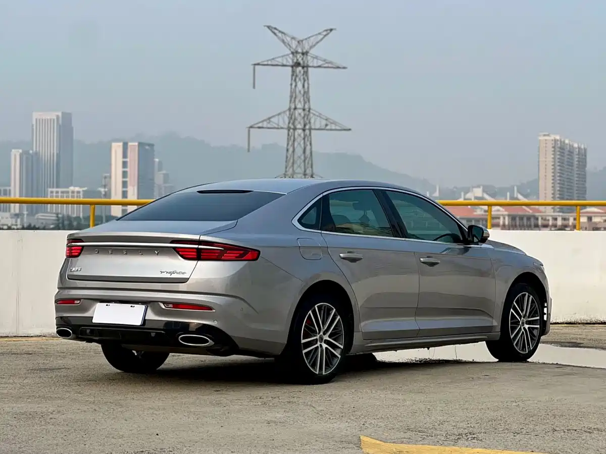 Фото 9 - Geely Preface