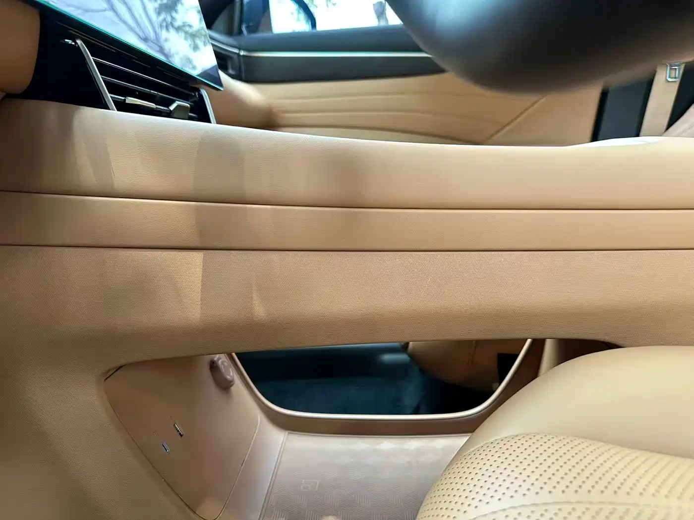 Dongfeng Aeolus L8 2025 2025 Plug-in Hybrid