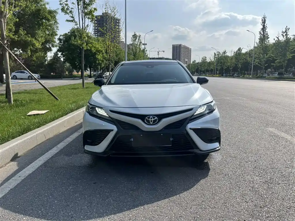 Toyota Camry 2023 2.0S Knight Edition фото 11