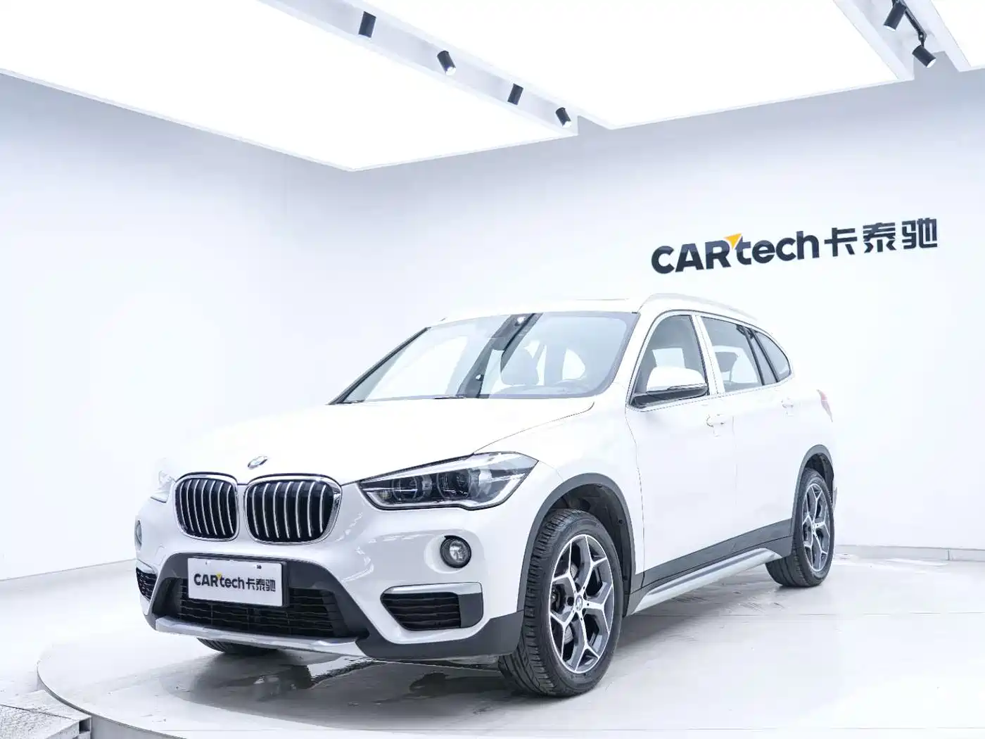 BMW X1 2019 sDrive18Li Premium Model фото 7