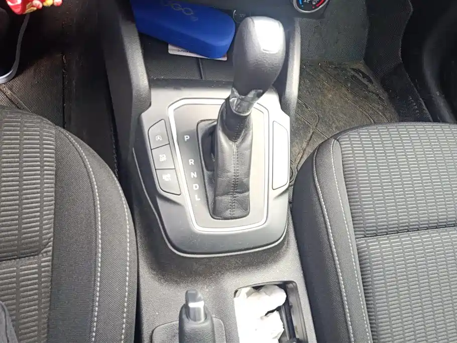 FORD FOX