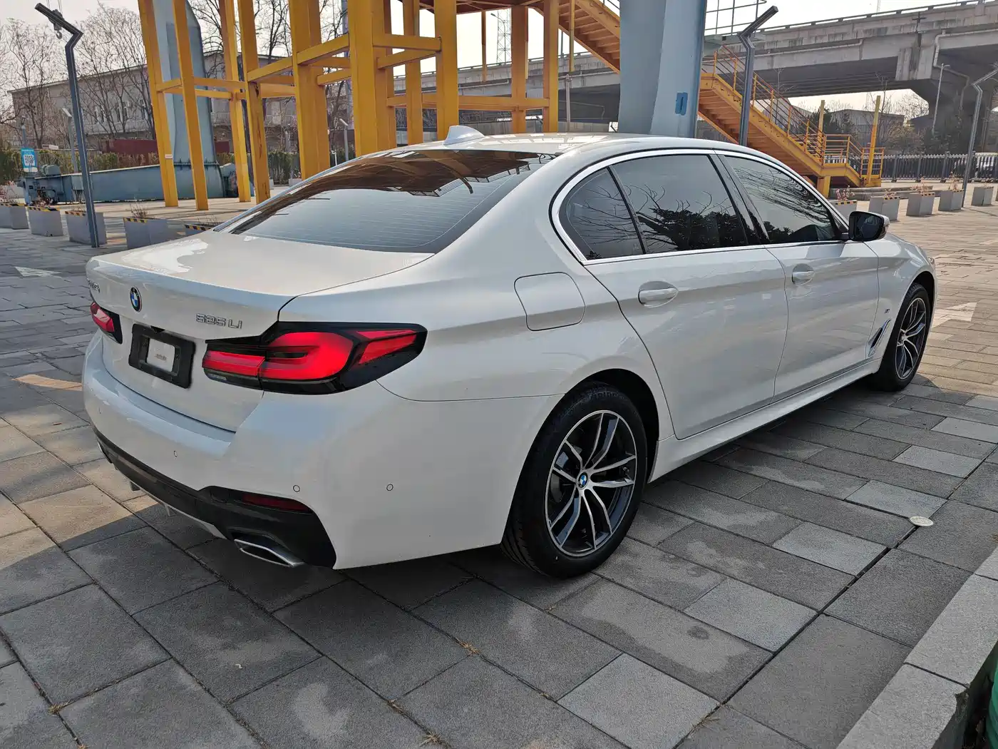 BMW 5 SERIES