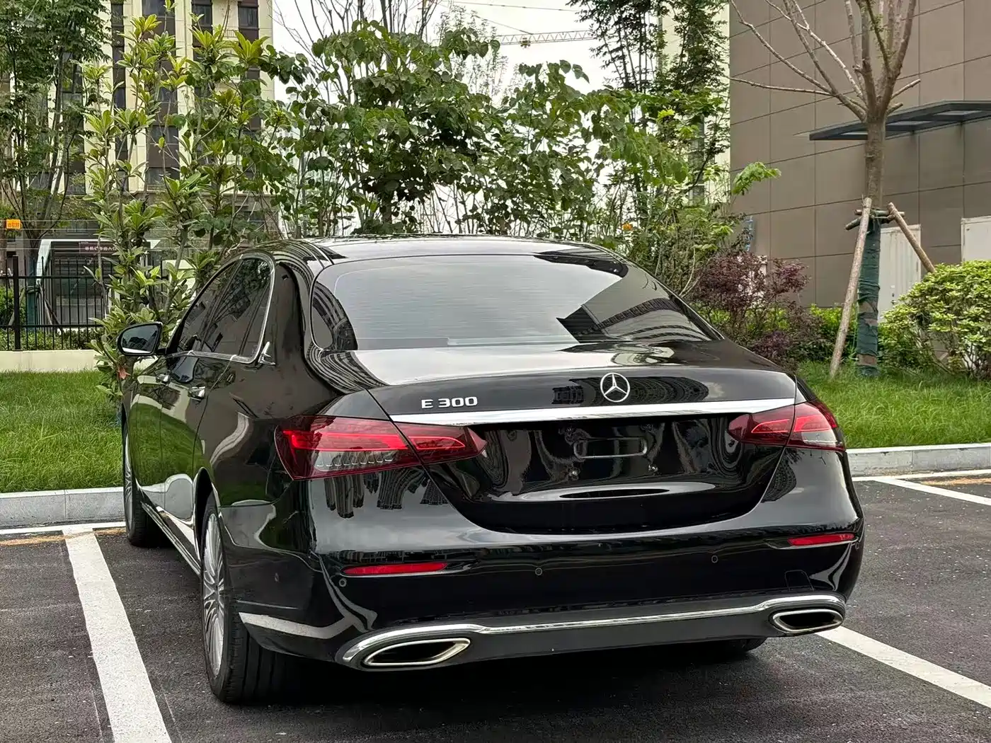 Mercedes-Benz E-Class 2023 E 300 L Luxury фото 7