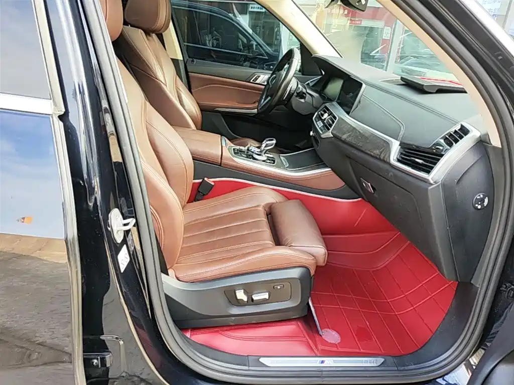 BMW X5 (Import) 2020 xDrive30i M Sport Package фото 25