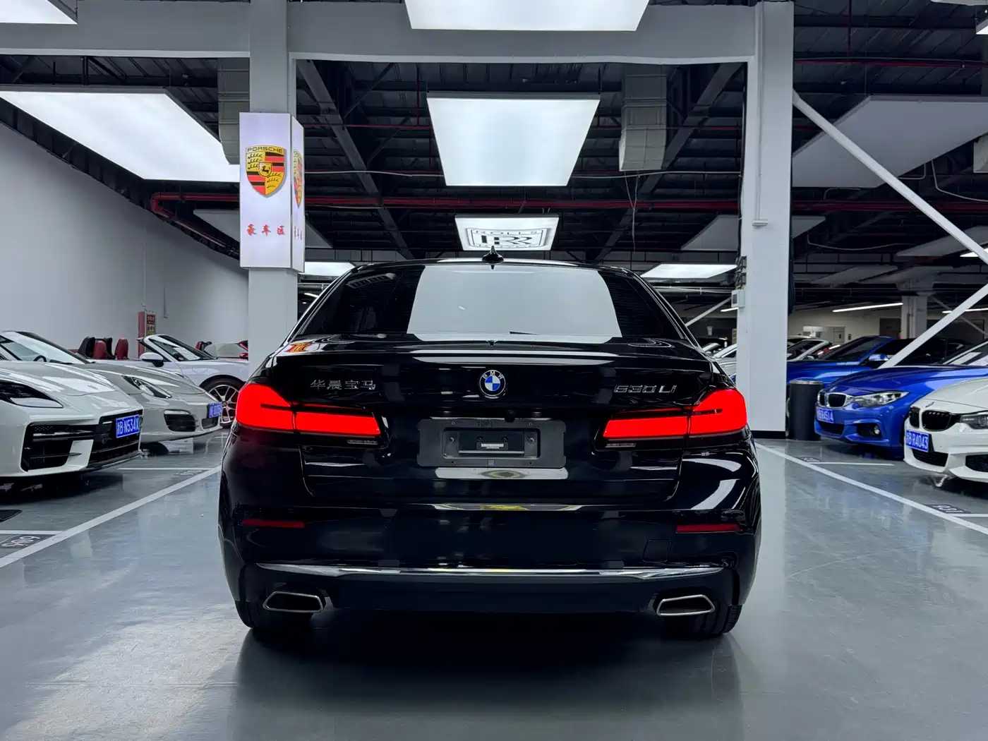 BMW 5 Series 2023 530Li Leading Luxury Package фото 17