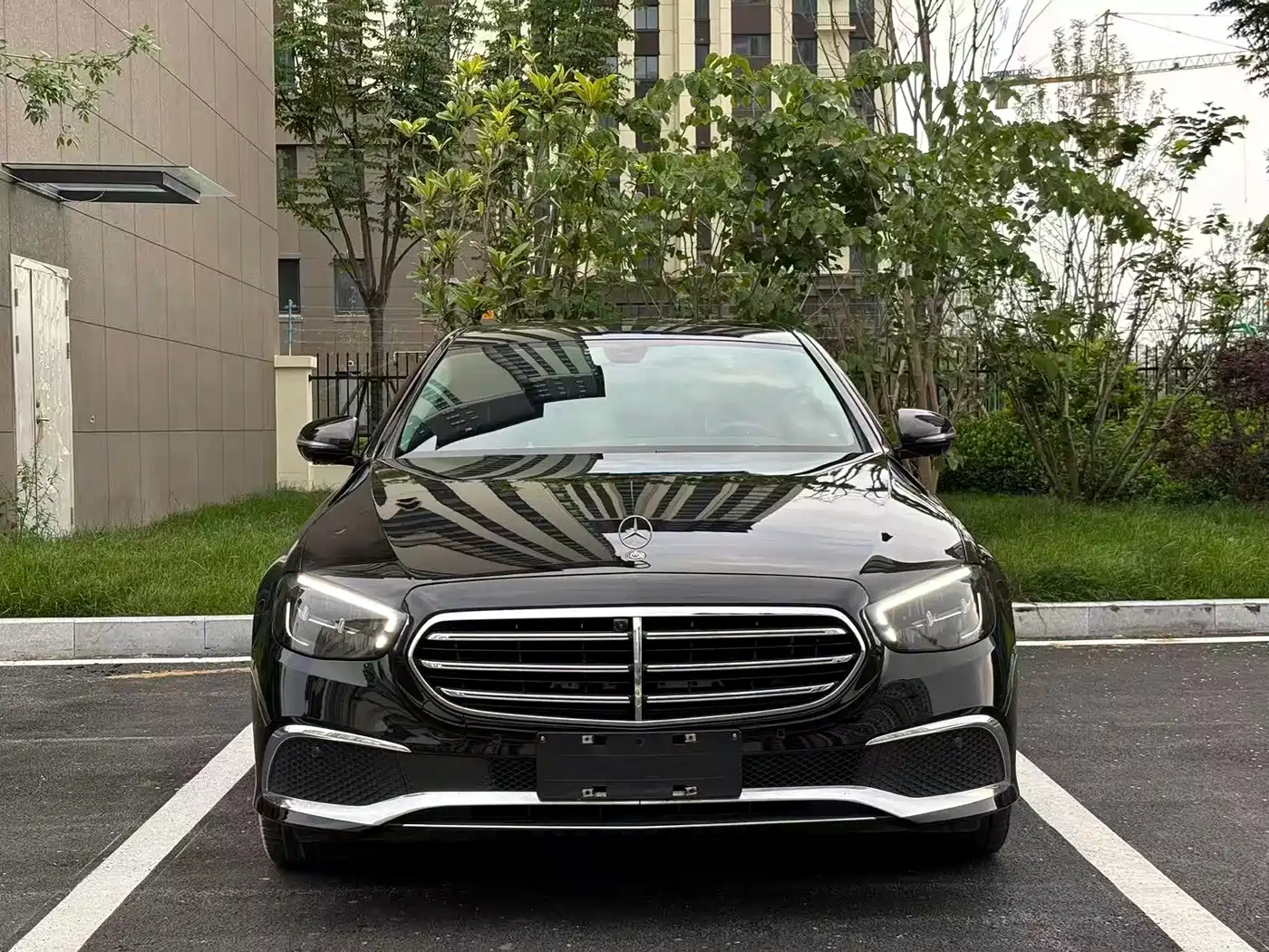 Mercedes-Benz E-Class 2023 E 300 L Luxury фото 2