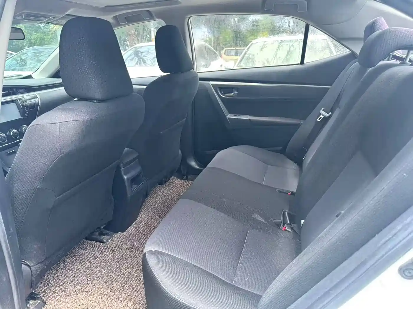 Toyota Corolla 2014 1.6L CVT GL-i фото 7