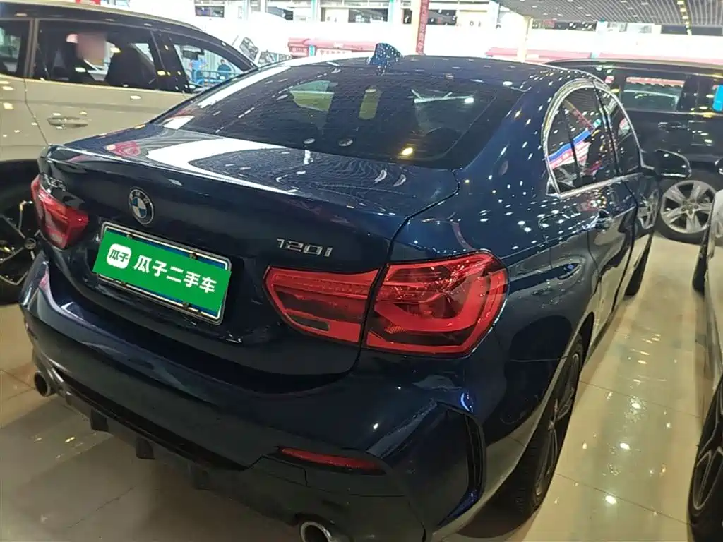 BMW 1-SERIES