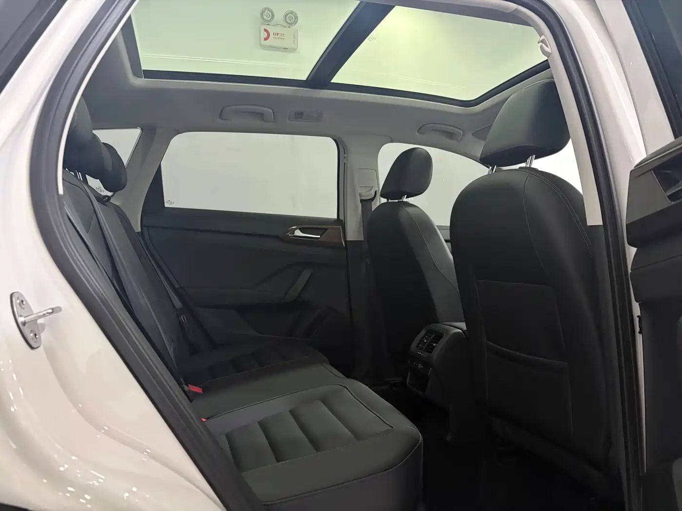 Volkswagen Tharu 2022 280TSI FWD Luxury Edition фото 15