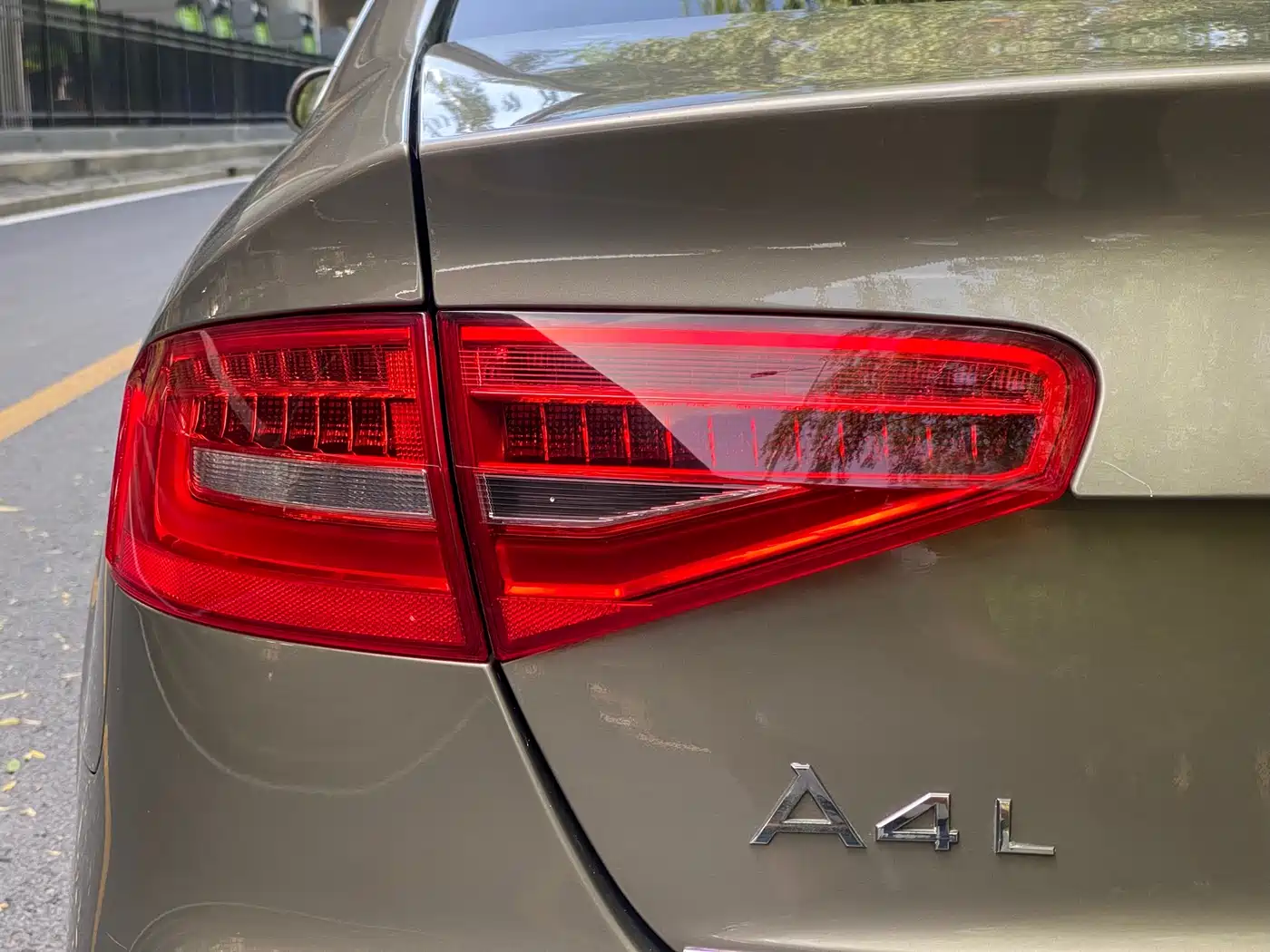 Audi A4L 2013 35 TFSI Automatic Standard фото 4