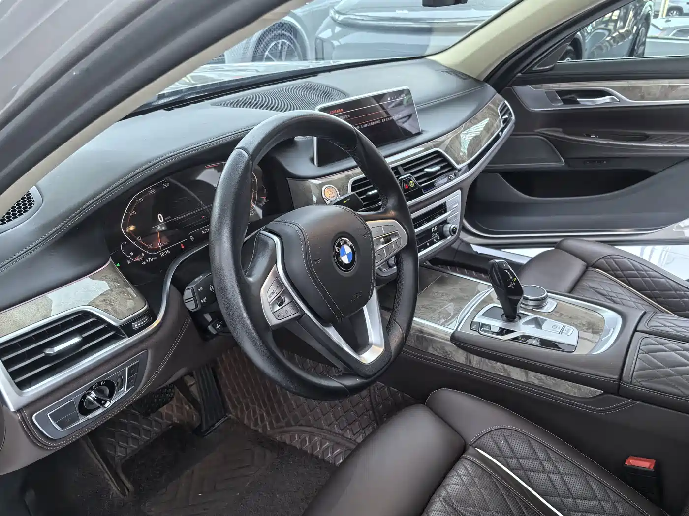 BMW 7 Series 2022 2021 Model 740Li Leading Luxury Package