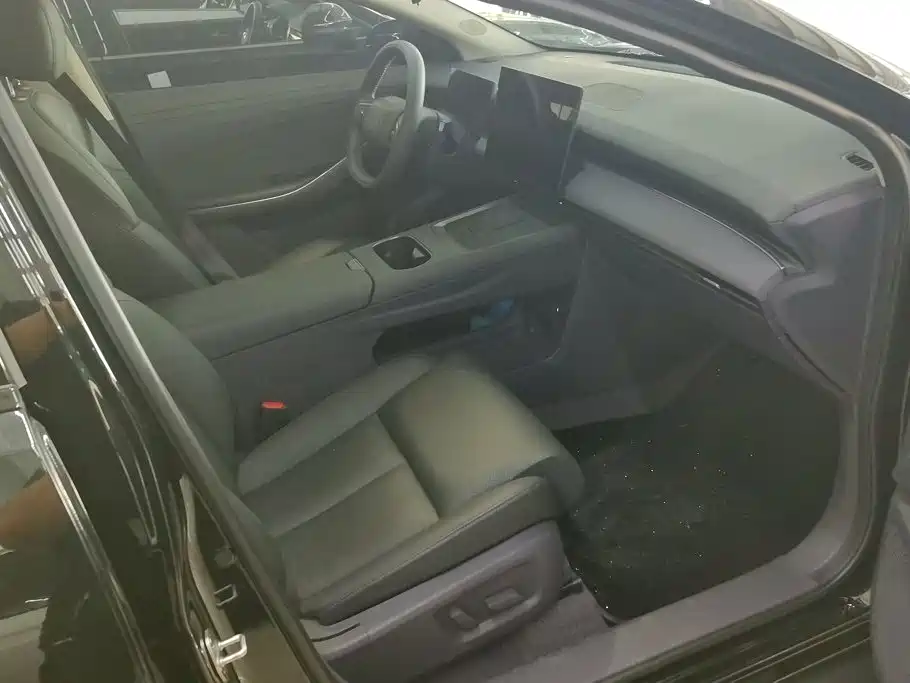 Nissan N6 2026 2025 Mid Configuration