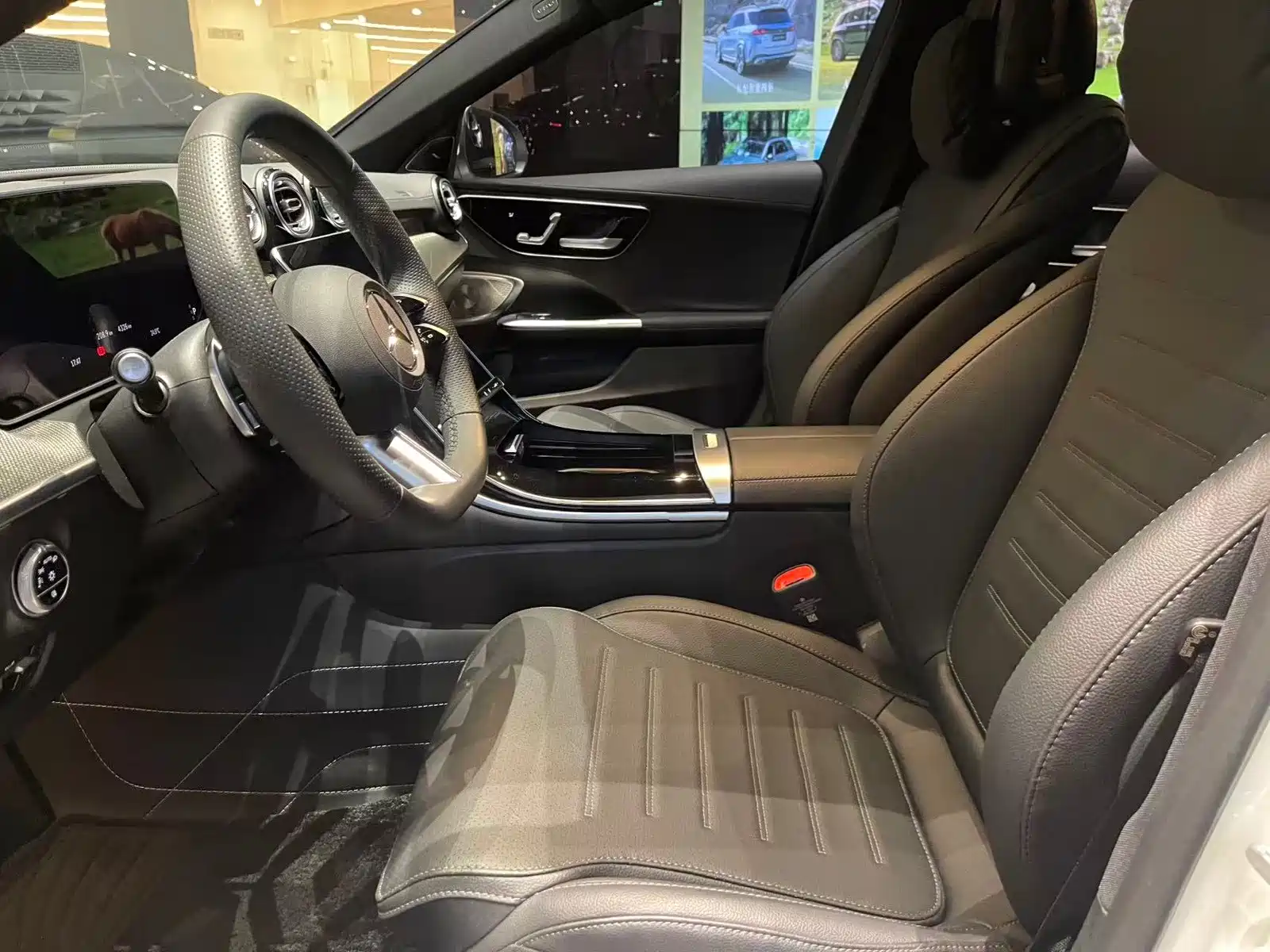 Фото 4 - Mercedes-Benz C-Class