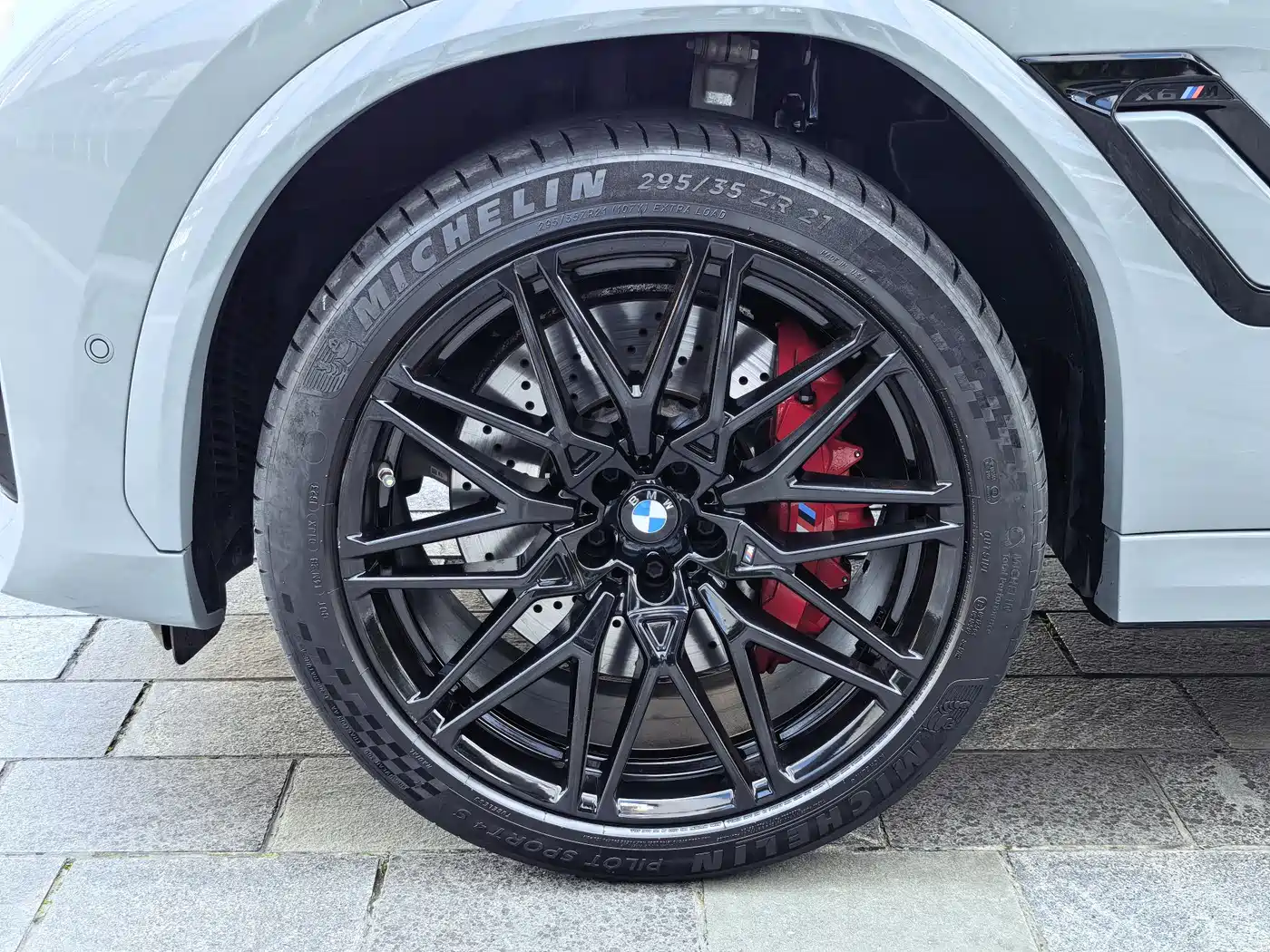 BMW X6 M 2023 Model X6 M Thunder Edition фото 4