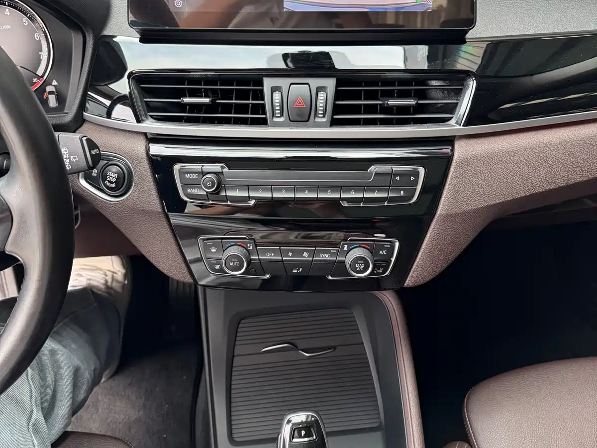 BMW X1 2022 sDrive25Li Leading фото 7