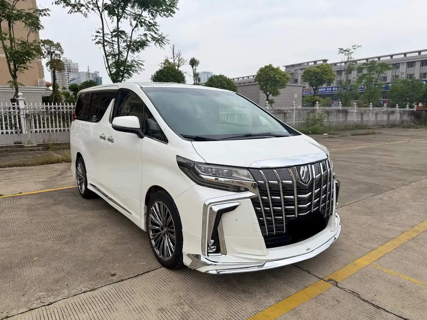 Toyota Alphard 2015 3.5L Premium Edition фото 3