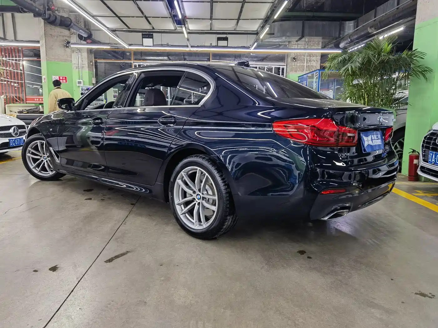 BMW 5 Series 2020 525Li M Sport Package фото 4