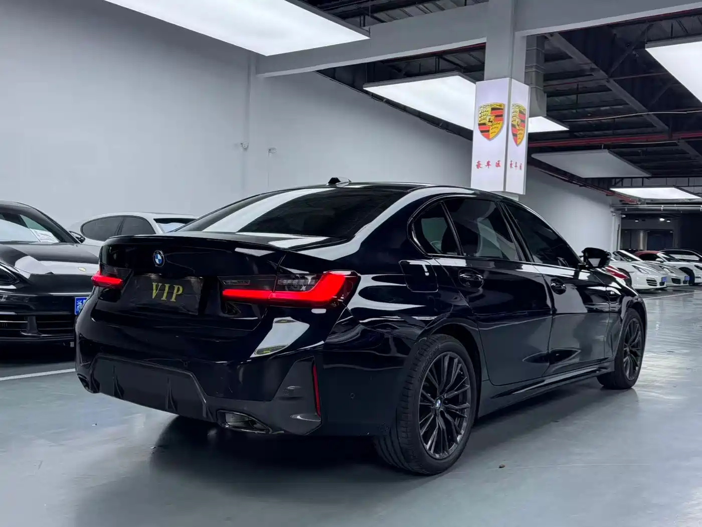 BMW 3 Series 2023 325Li M Sport Black Night Package фото 18