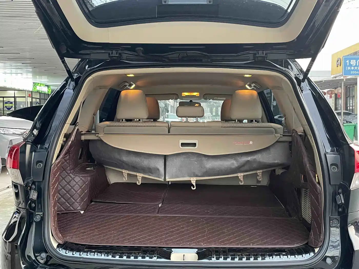 TOYOTA HIGHLANDER