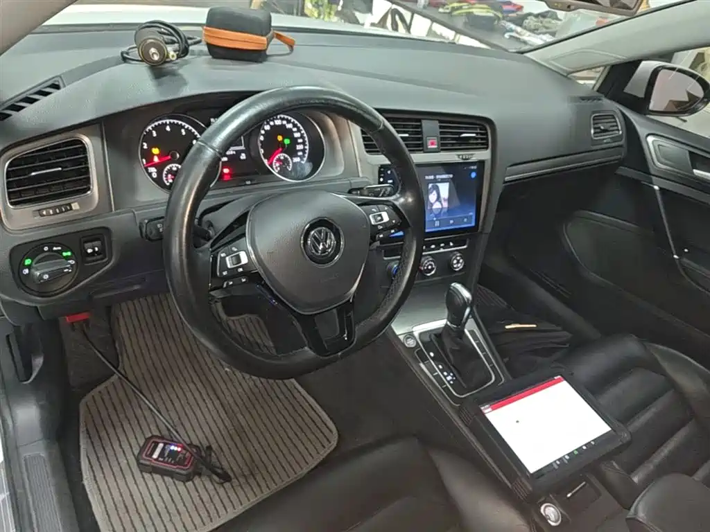 Volkswagen Golf 2016 230TSI Automatic Luxury фото 10