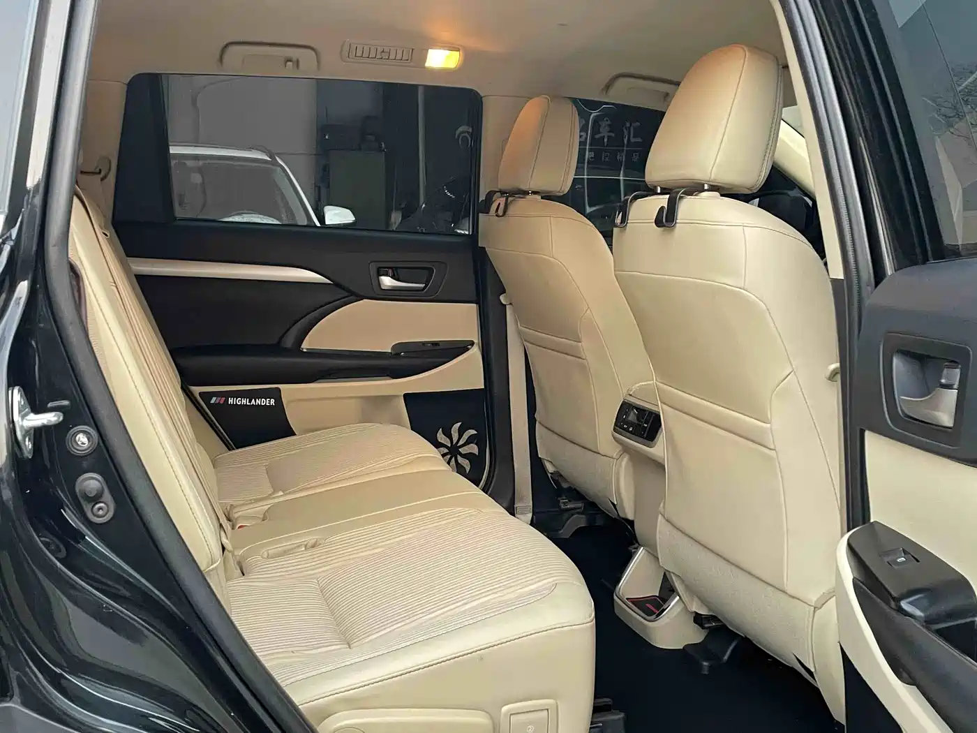 TOYOTA HIGHLANDER