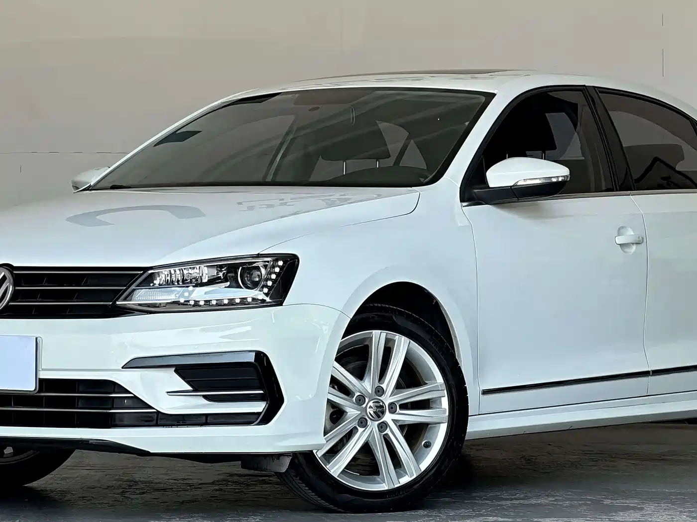 Volkswagen Sagitar 2018 280TSI DSG Spark Edition фото 2