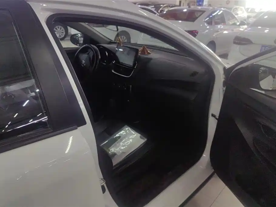 Toyota YARiS L Zhi Xuan 2021 1.5L CVT Leading Edition фото 8