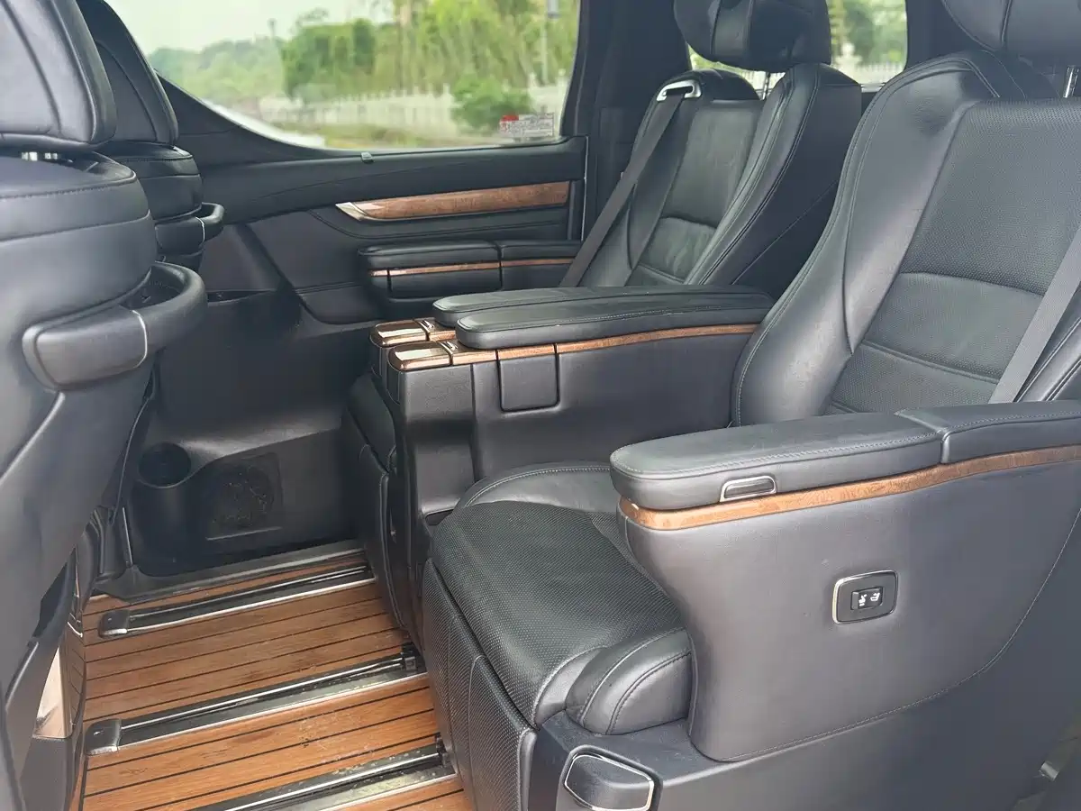 Toyota Alphard 2015 3.5L Premium Edition фото 5