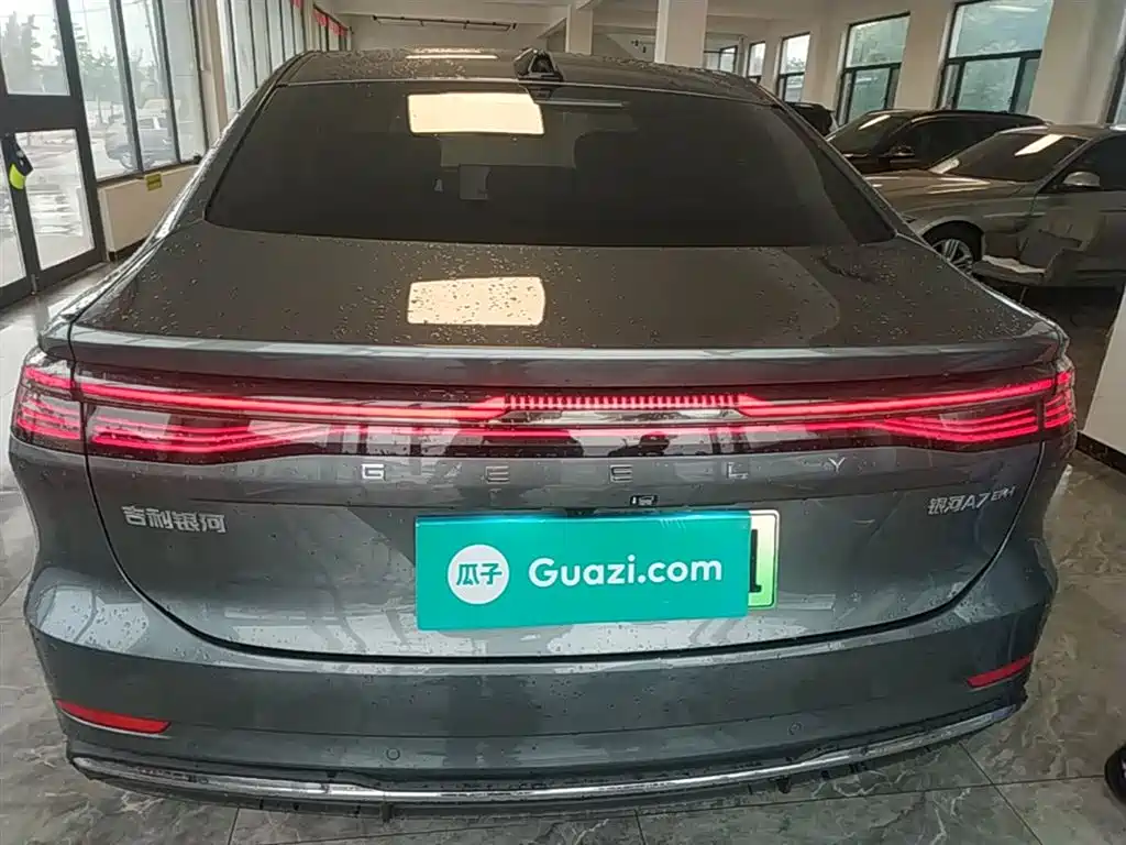 Geely Galaxy Galaxy A7 2025 EM-i 150km Explorer+ Edition фото 4