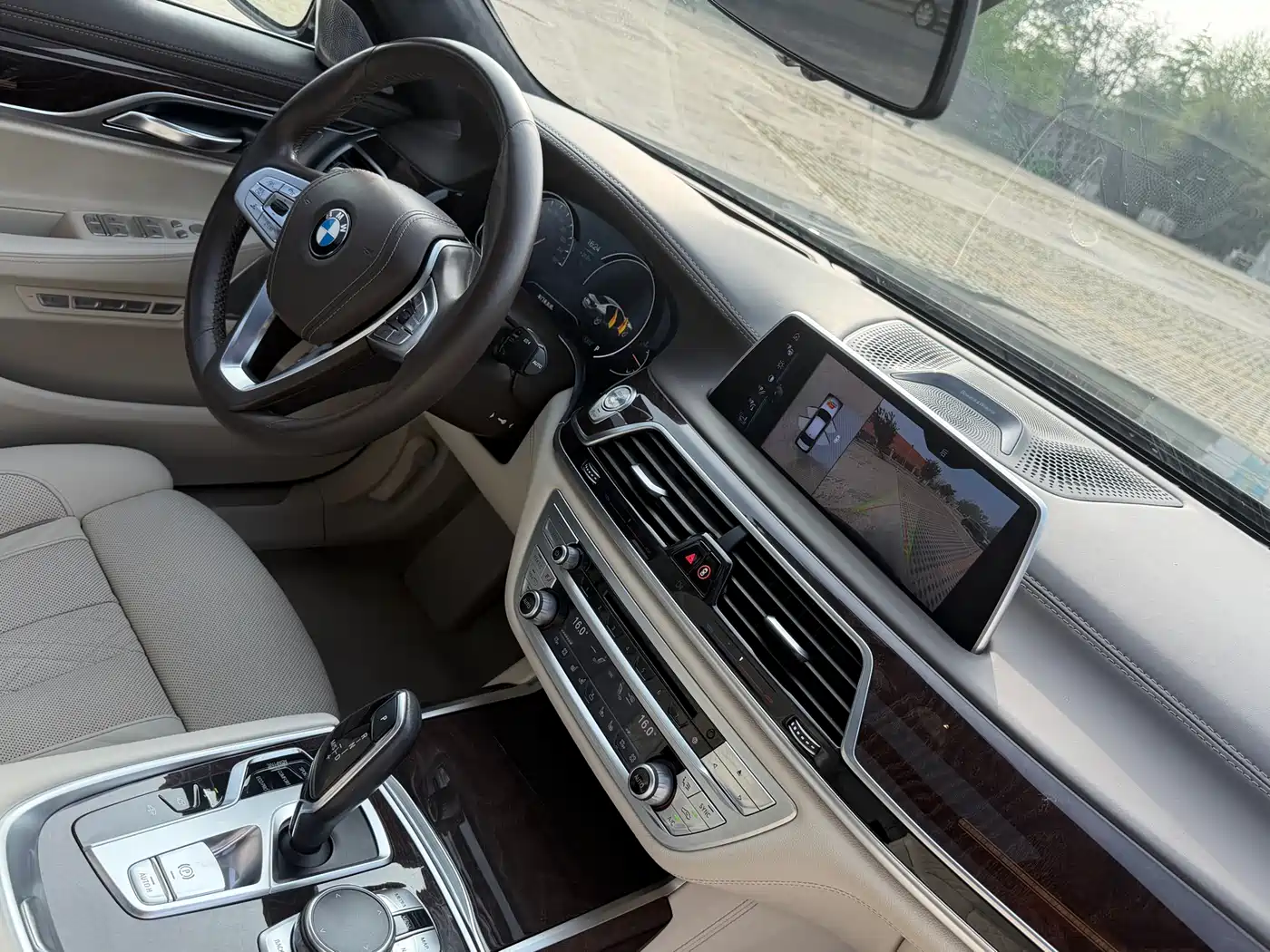 BMW 7 Series 2016 750Li xDrive 4-Seater фото 18