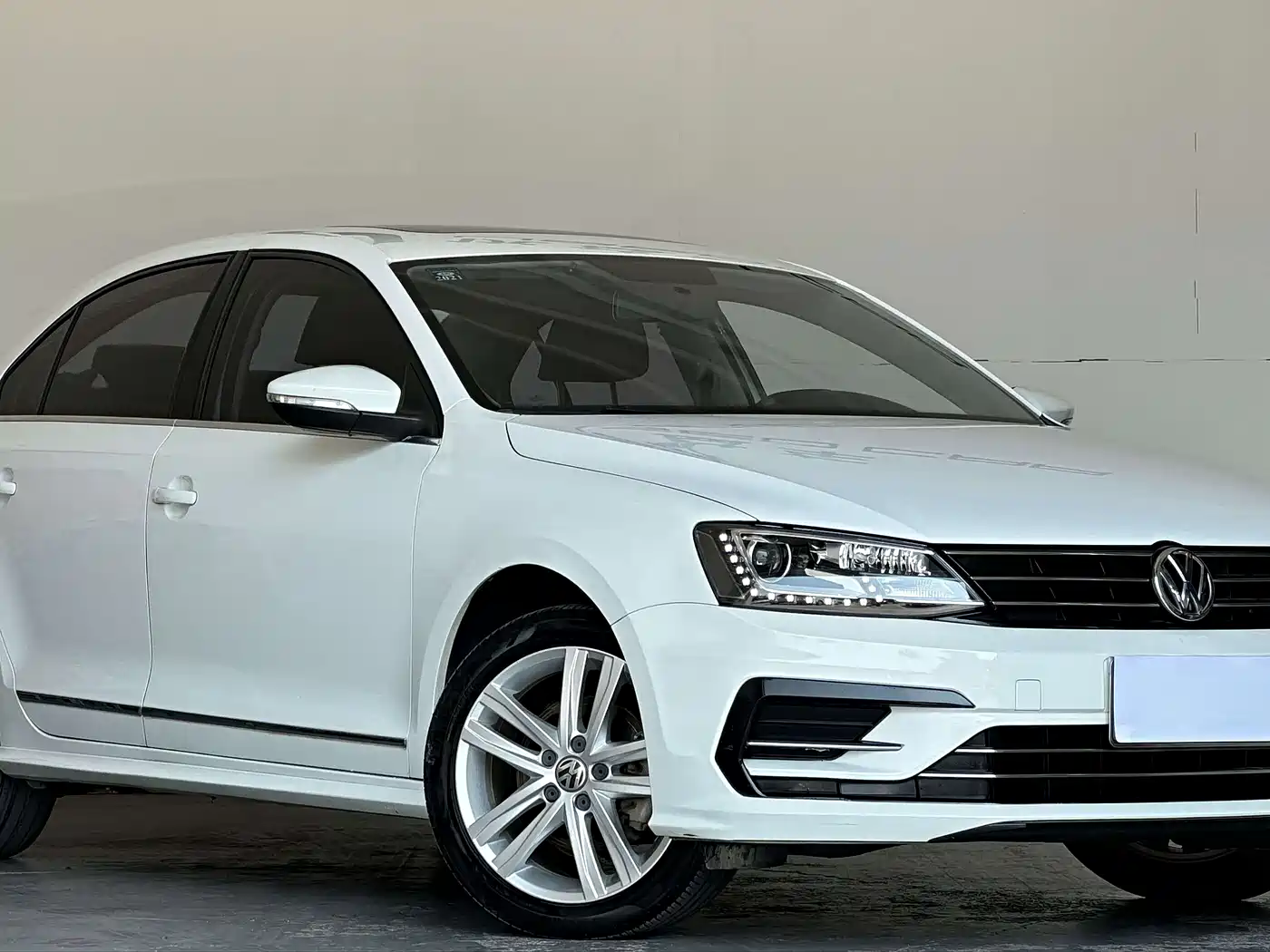 Volkswagen Sagitar 2018 280TSI DSG Spark Edition фото 3