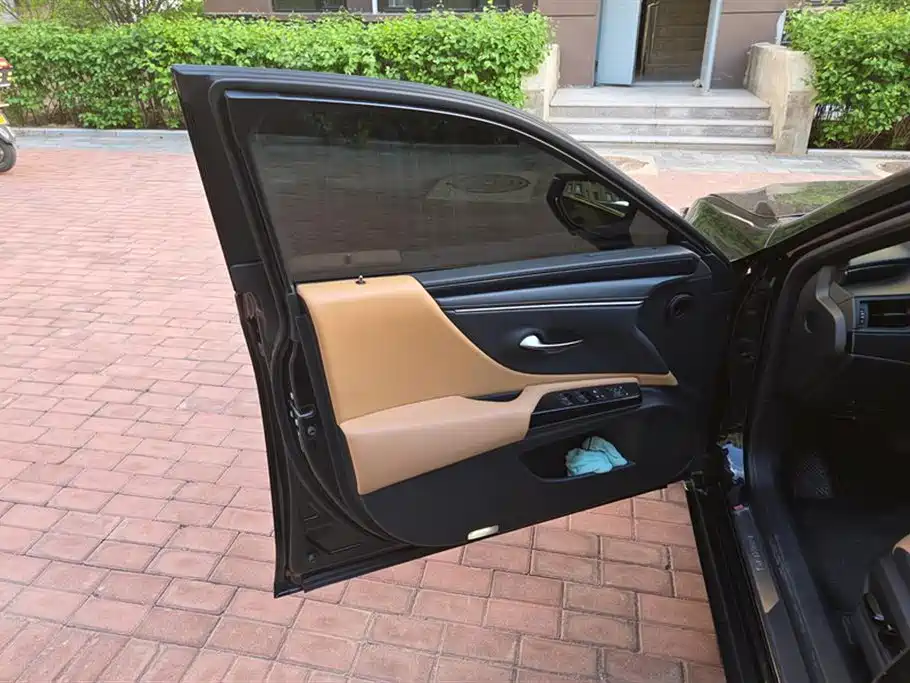 Lexus ES 2022 300h Excellence Edition фото 7