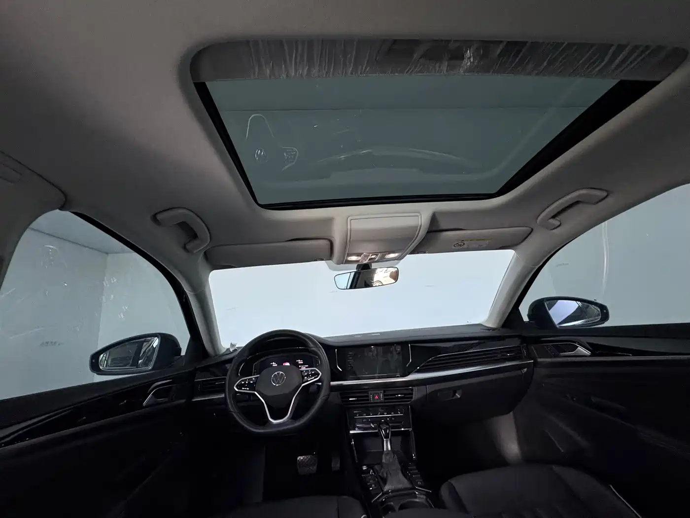 Photo 8 - Volkswagen Passat