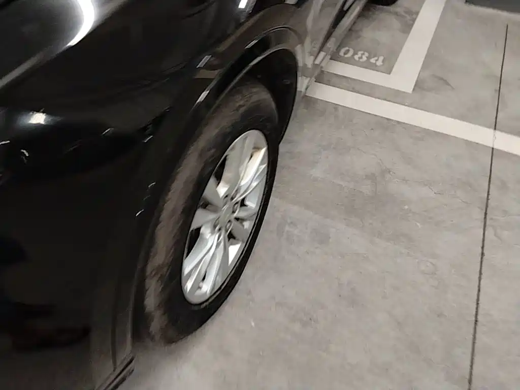 Фото 23 - Cadillac XT6