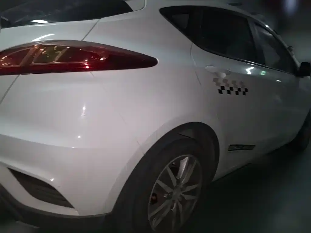 Фото 5 - Changan Eado XT