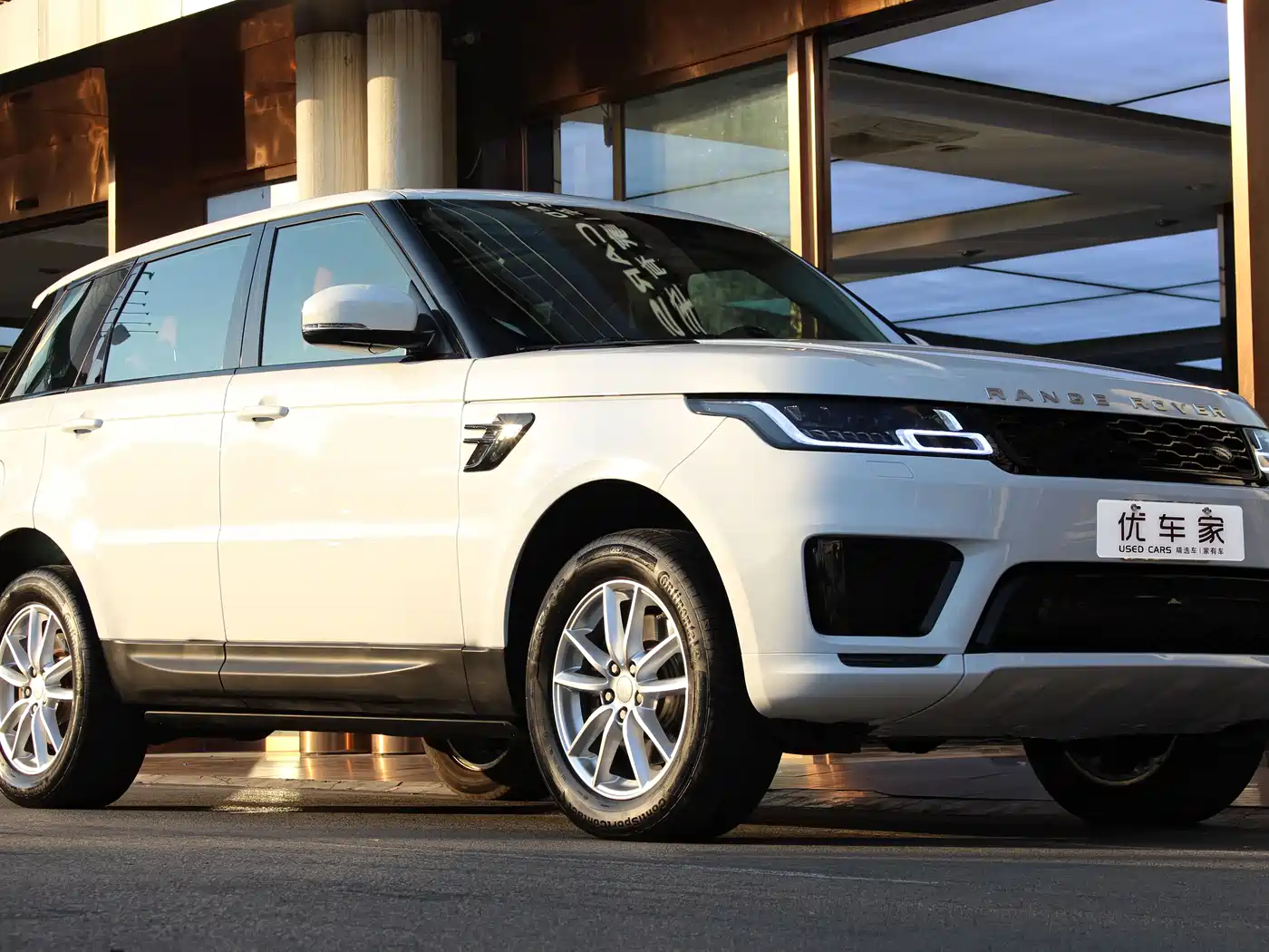 Land Rover Range Rover Sport 2016 Model 3.0 SC V6 SE фото 2