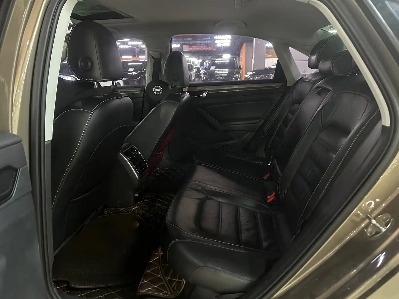 Volkswagen Passat 2016 280TSI DSG Honor Edition фото 4