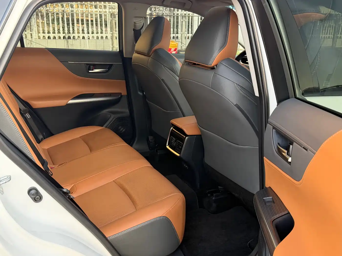 Toyota Venza 2022 2.0L CVT 2WD Premium фото 16