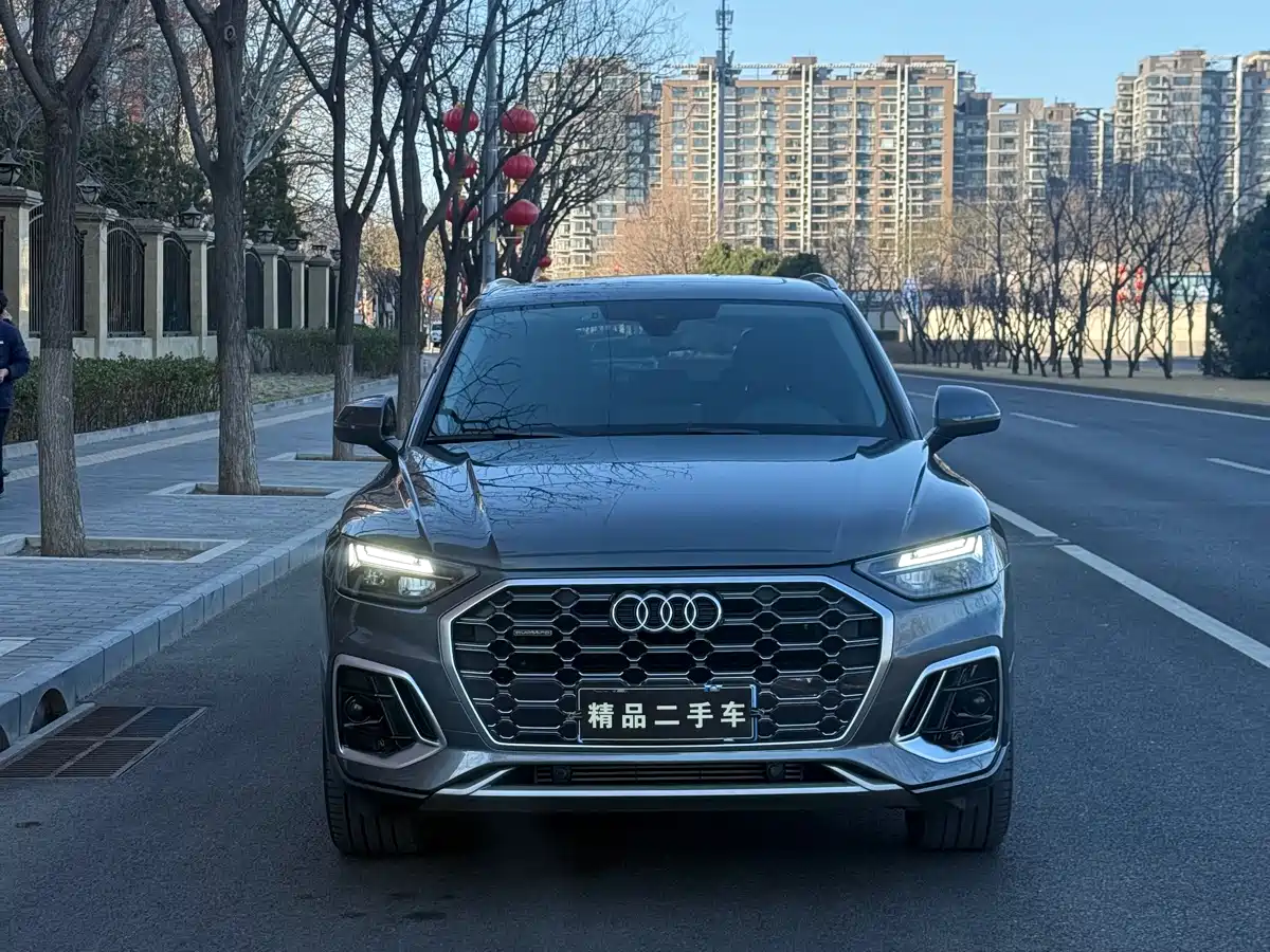 Audi Q5L 2022 40T Luxury Dynamic фото 3