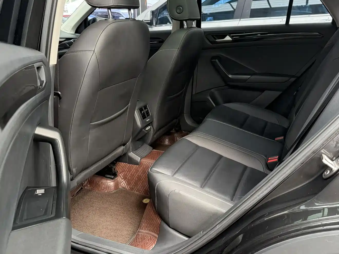 Volkswagen T-Roc, миниатюра 15