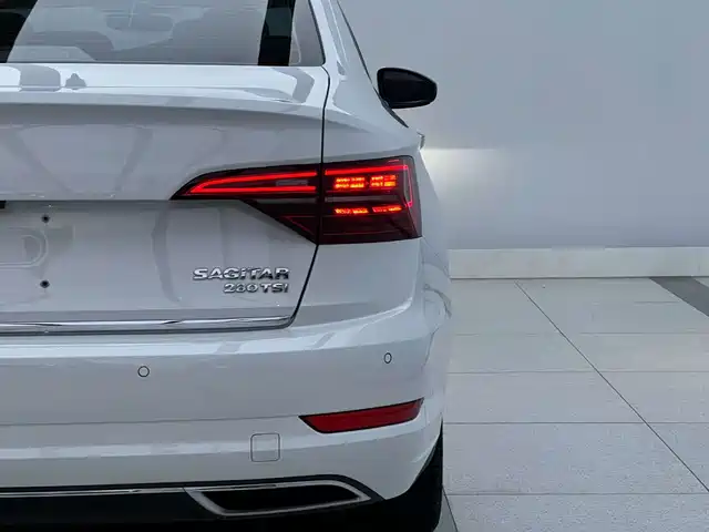 Volkswagen Sagitar 2022 280TSI DSG Excellence Edition — фото 4