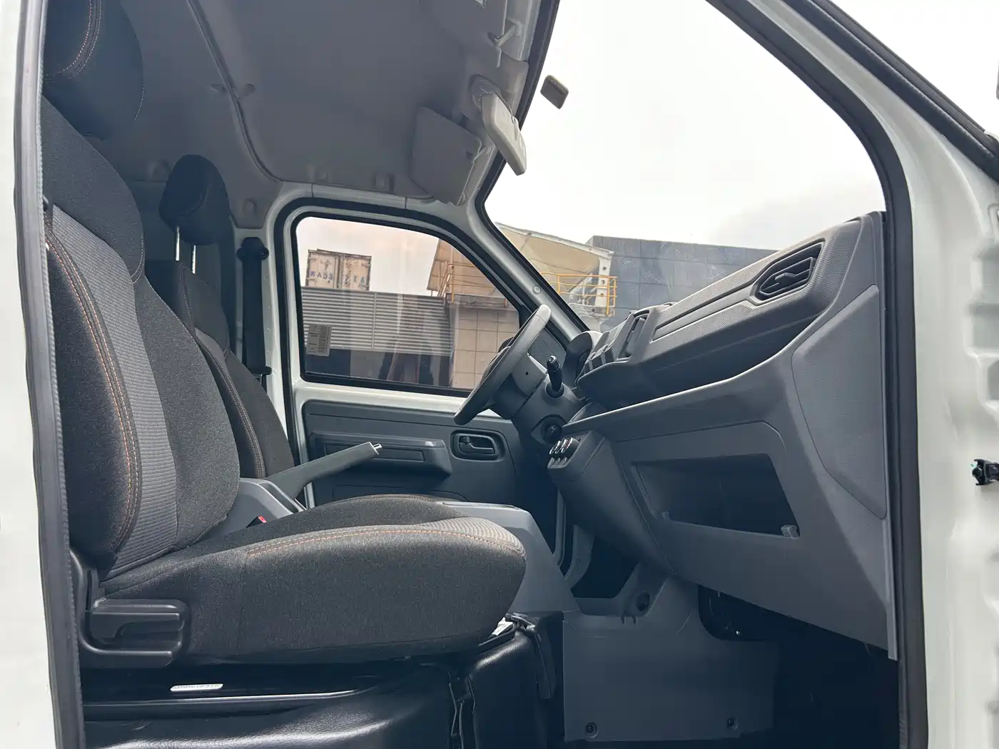 Cowin Kaiyi River Dolphin E7 2025 2025 Startup Edition 50.38kWh 6-seater